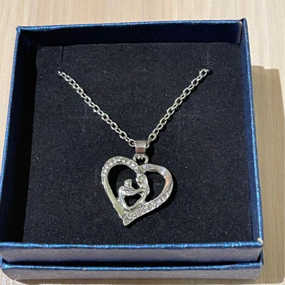 Brand New Necklace for Mother (Charm with Chain) - Picture 5 of 5